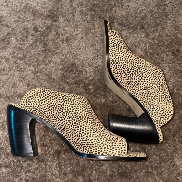 Vince Camuto Mesella calf hair leopard print peep toe mules - Picture 2 of 10